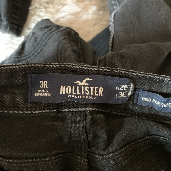 black hollister ripped jeans - Picture 3 of 3
